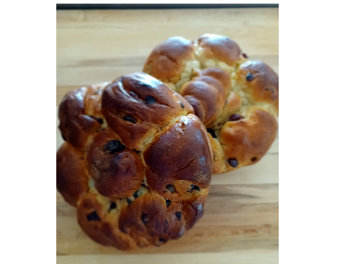 Pull-apart challah bread - plain or filled with assorted fillings